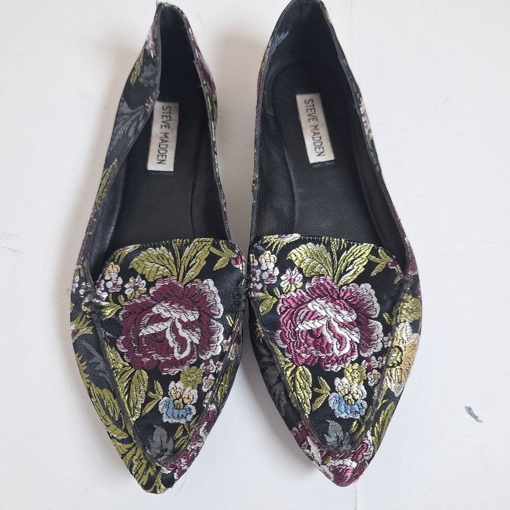 Steve Madden Black Floral Pointed Toe Flats